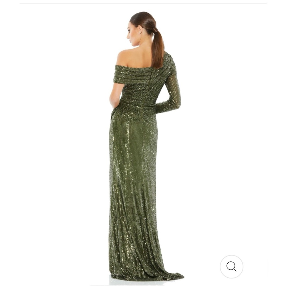 Sequined drop shoulder gown - Picture 3 of 3